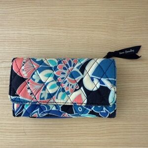 Vera Bradley Tri Fold Wallet Snap Flap Closure Blue and Pink Quilted